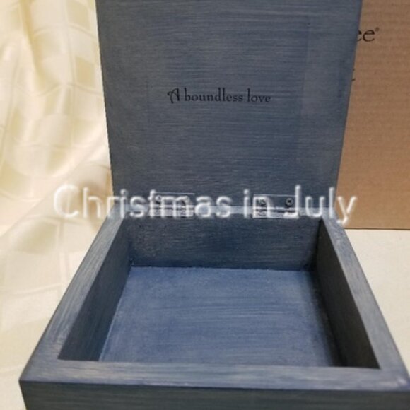 Willow Tree Susan Lordi Hug Memory Box Puppy Dog #26620 with box - Picture 3 of 3